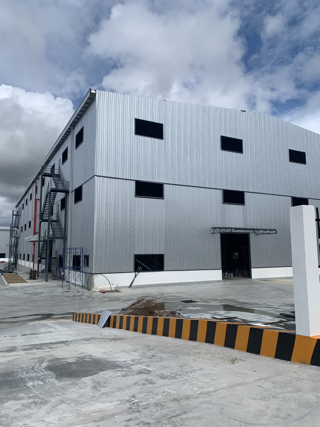 Deeconstruction Group office and plant building